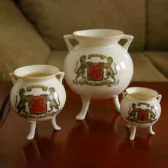 White Goss China model of three sizes of Aberdeen Bronze Pot